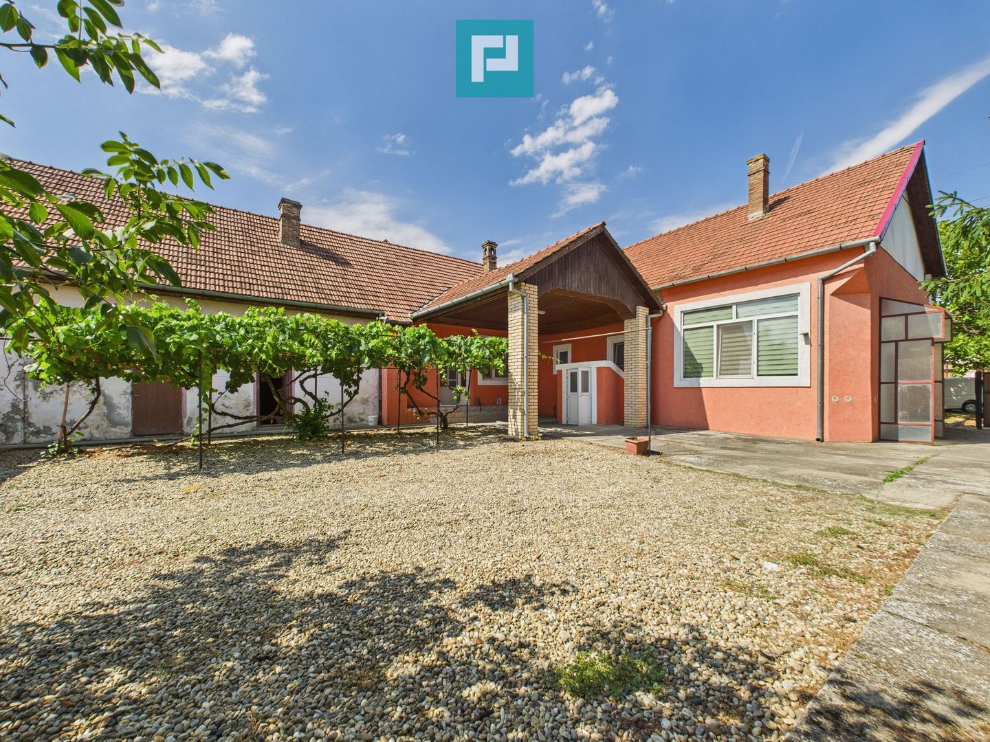 Casă cu 6 camere în Sânicolau Mare Timiș - Poză 23