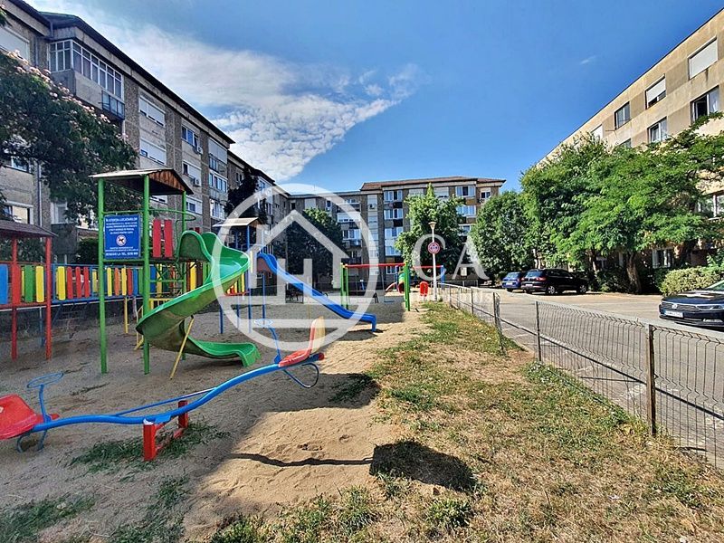 Apartament cu 3 camere de vânzare în zona Velența, Oradea - Poză 9