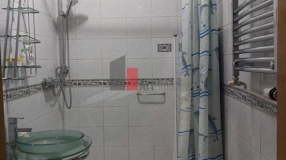 Apartamentul "SUPERMETO", BLOC STRADAL, REABILITAT - Poză 7