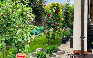 Parter cu structură pentru etaj, curte amenajată și organizare impeca - Poză 23