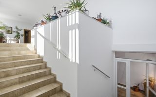 FALEZA NORD cladire multifunctionala 4600 mp cu acces din Bdul Mamaia! - Poză 8