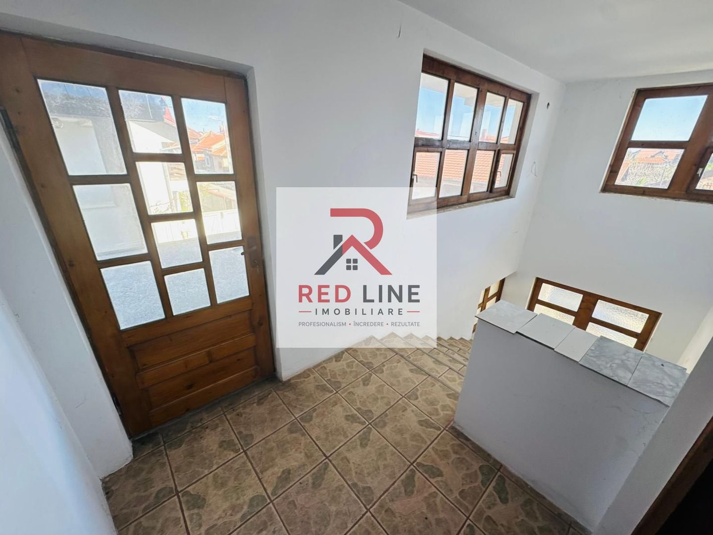 Vilă impunătoare, construcție solidă D+P+E+M, 430 mp – pretabilă pensiune - Poză 17