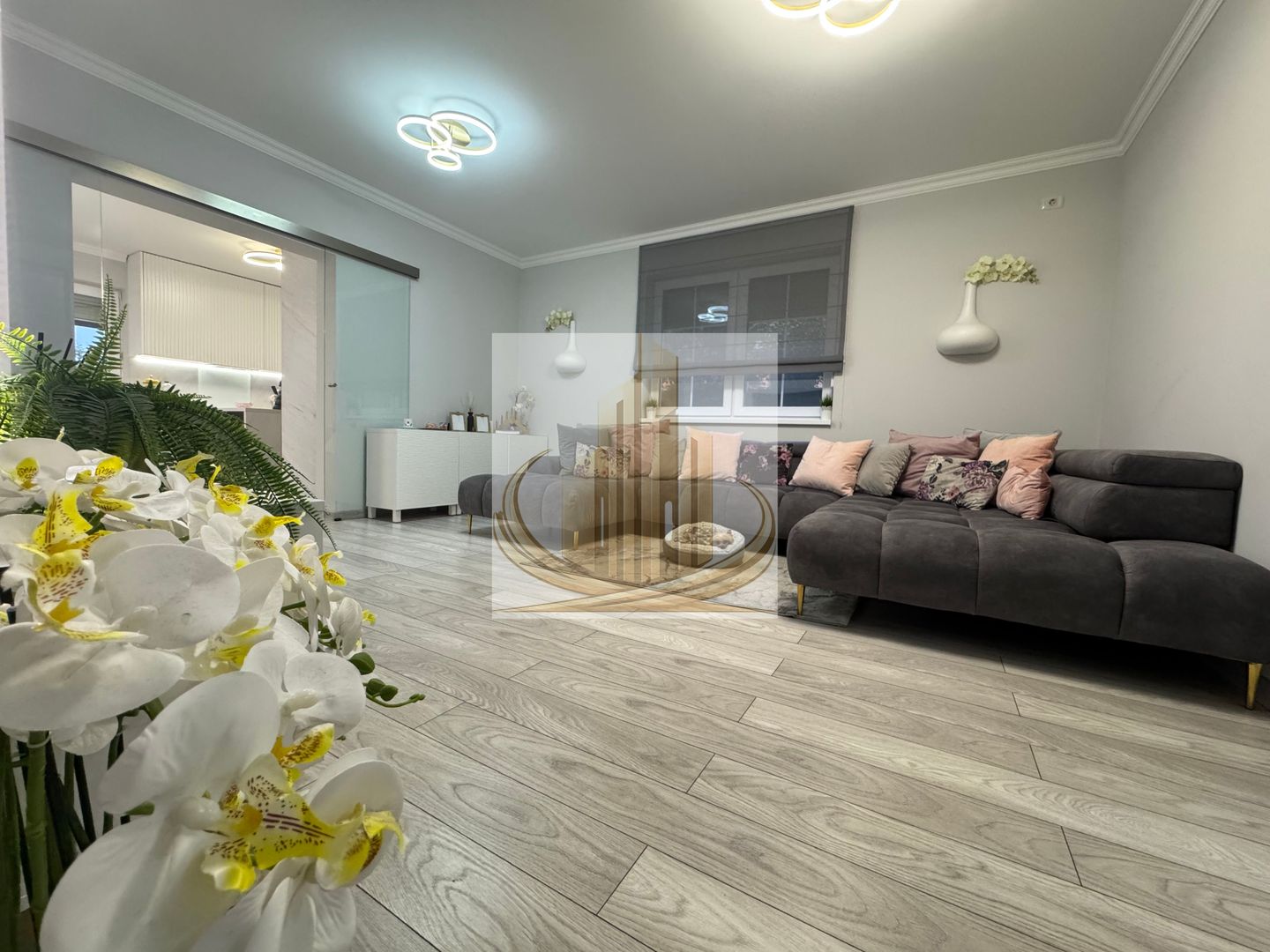 Casa in stil mediteranean, ultrafinisată 5 camere, 3 bai + curte. - Poză 1