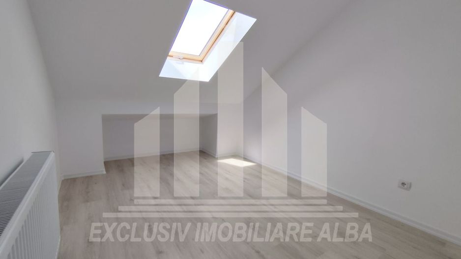 Apartament cu 5 camere decomandate, Cetate - Poză 7