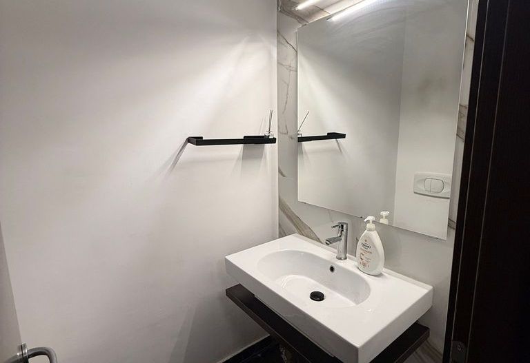 Se vinde apartament 2 camere si 2 bai in Asmita Gardens - Poză 5