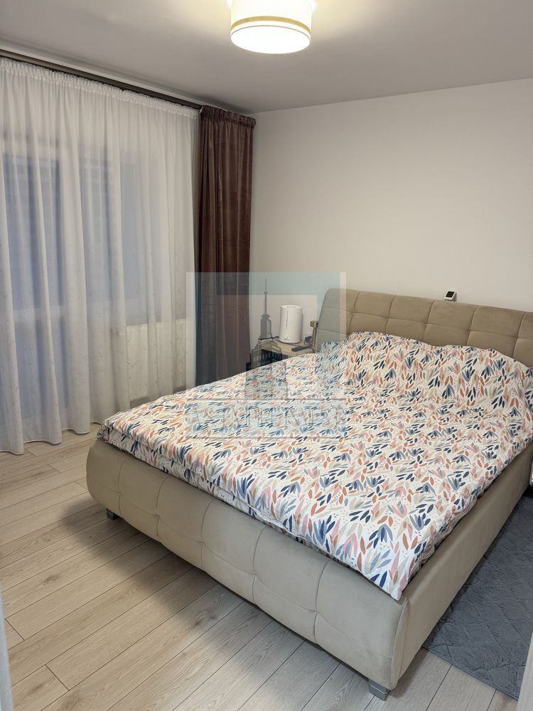 Apartament 3 Camere . 2 bai, 2 balcoane-zona Triaj/Brasov - Poză 3