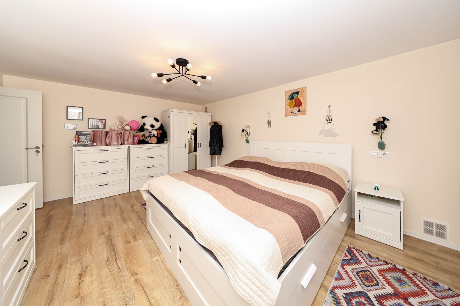 Apartament cu 3 camere la casa | Curte 130 mp | Zona Grivitei strada Vulcan - Poză 11