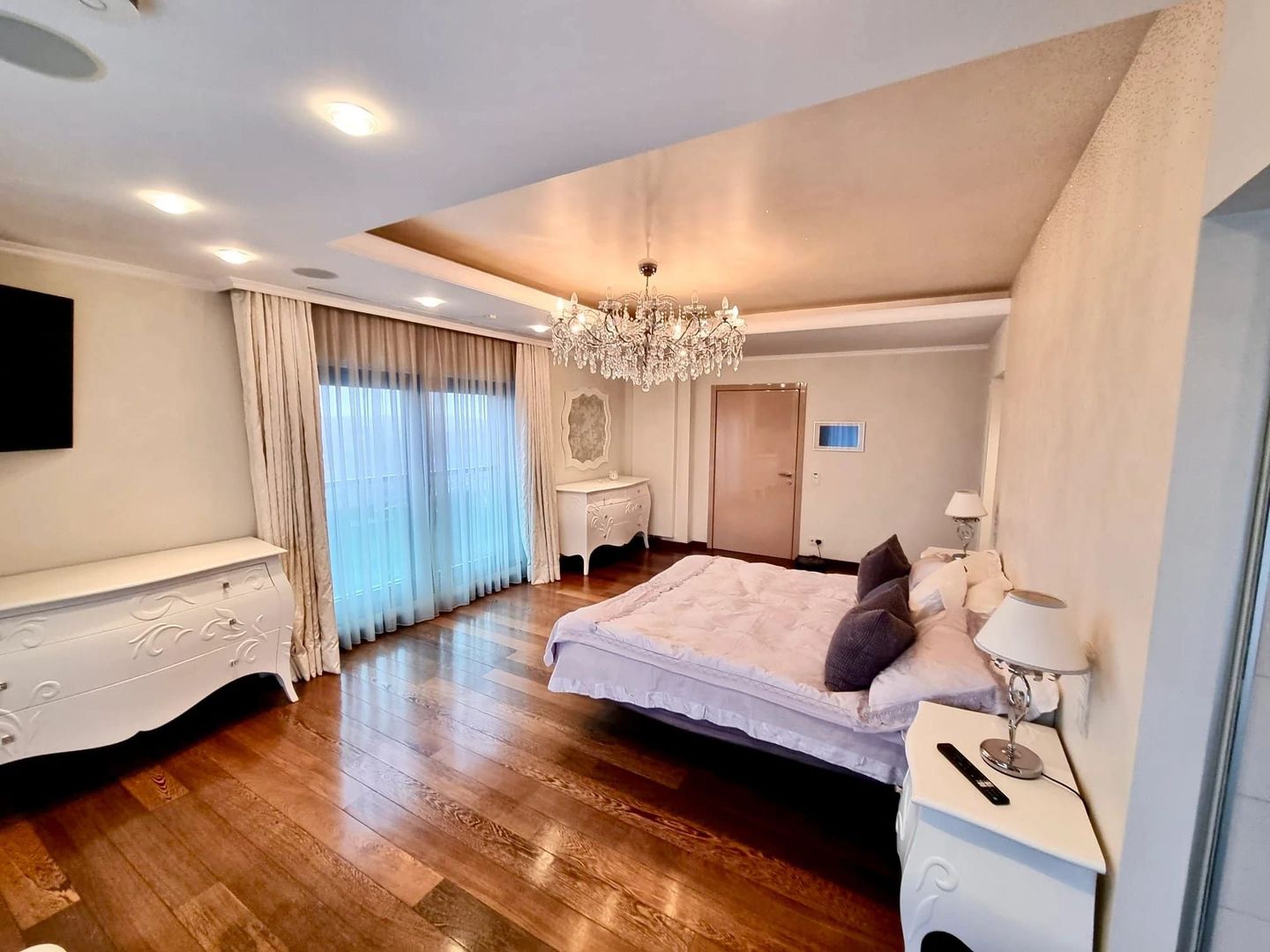 PENTHOUSE CU VEDERE PANORAMICA 258mp|| TERASE 215 MP || 3 LOCURI DE PARCARE - Poză 8