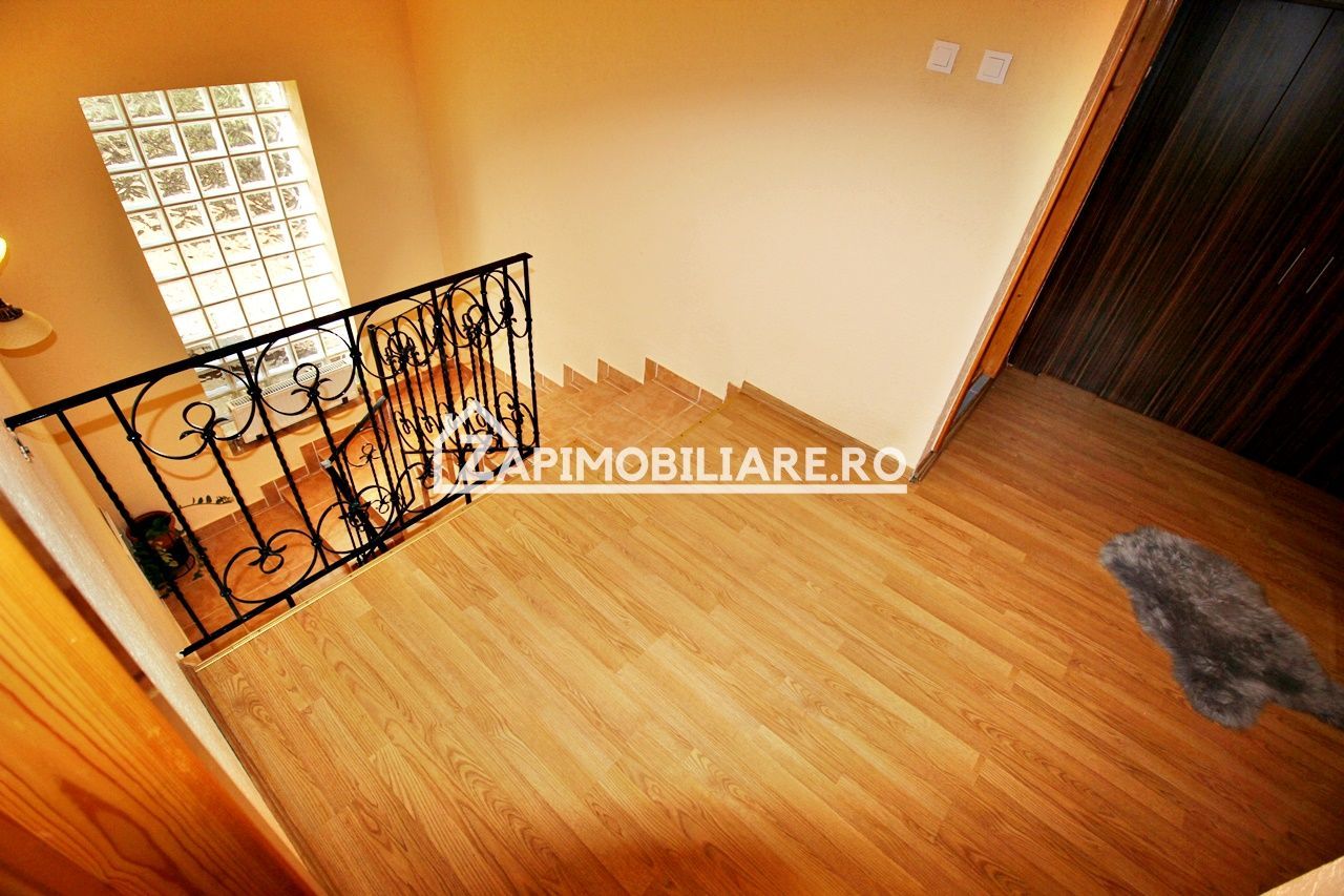 Casa 4 camere,2 bai,1 garaj,150mp,688 mp teren, 0% comision - Poză 12