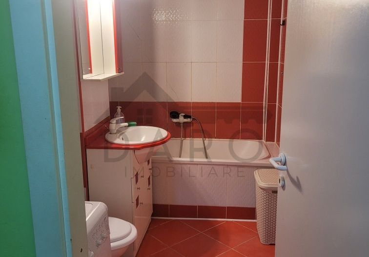 Apartament de inchiriat cu  o cameră etaj 1 pe strada munteniei - Poză 1