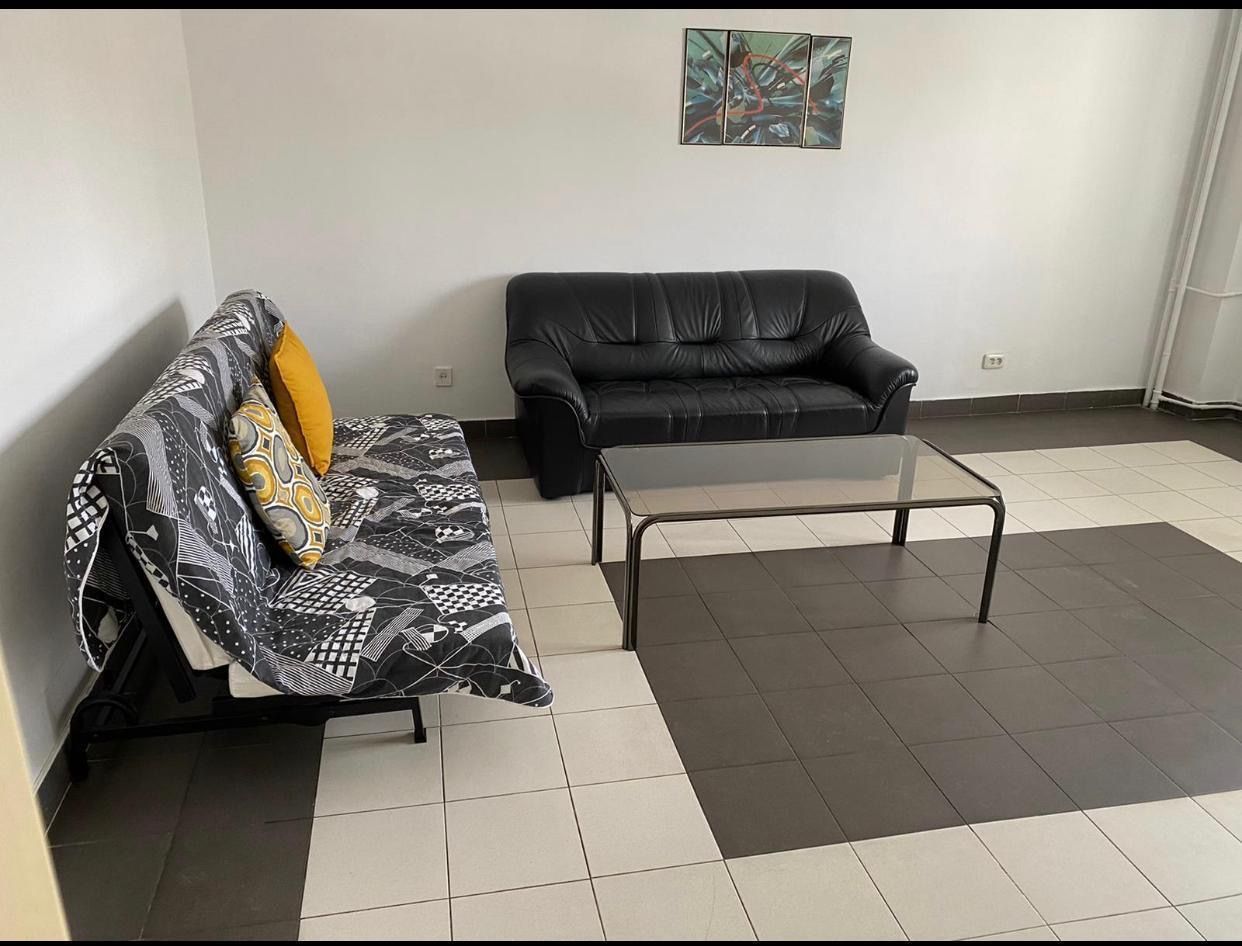 Apartament 2 camere decomandat, 60 mp, bloc 1990 - Poză 2