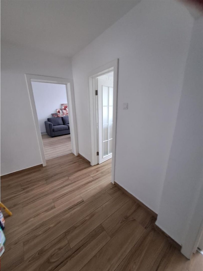 Etaj 1 4 camere  Complexul Studentesc-aproape de Sala Olimpia - Poză 32