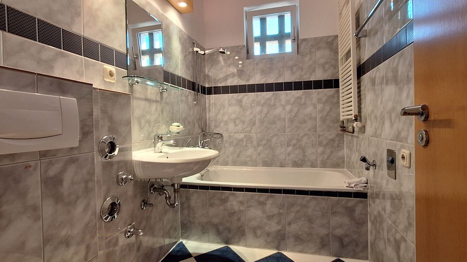 Apartament cu 2 camere - P-ta 700/Business Center - Poză 9
