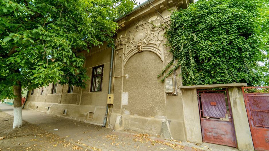 Casă cu teren 1674 mp - Poză 4