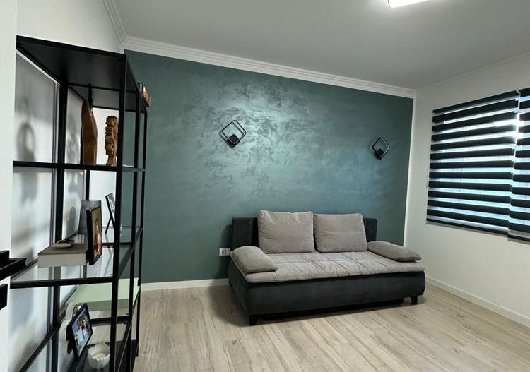 Vând apartament cu trei camere - Poză 5