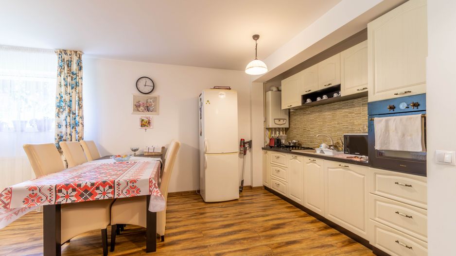 Apartament 2 camere de vanzare – Demisol - zona Campului - Poză 5