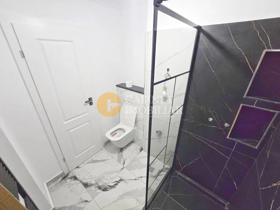 Chirie - 3 camere - Centru - Poză 3