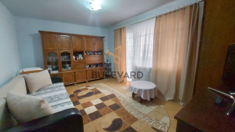 Apartament cu 3 camere decomandate, zona strazii Parang! - Poză 1