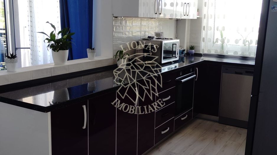Apartament decomandat 3 camere-balcon-Complexul Panoramic-Exclusiv - Poză 2