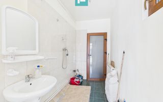 Spațiu central birou/locuință – Str. Primăriei - Poză 12