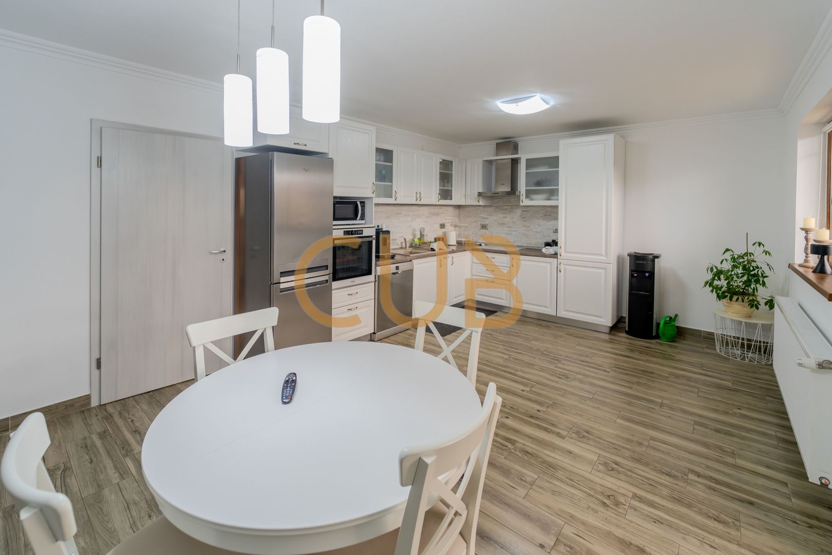 Casă individuală | Teren 630 mp, centrala, garaj, 3dormitoare -Ghiroda - Poză 10