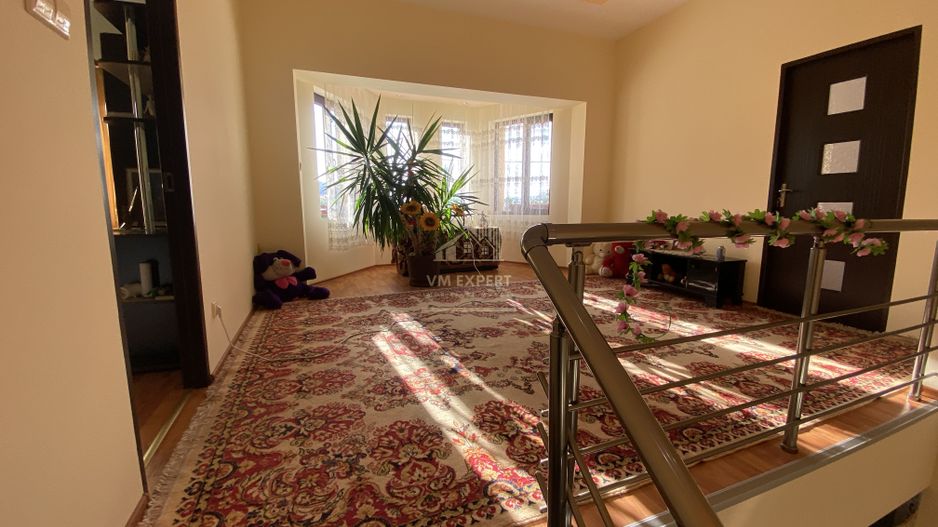 VILA P+1, 4 CAMERE, 108 MP + CASA BATRANEASCA, TEREN 1035 MP - Poză 10