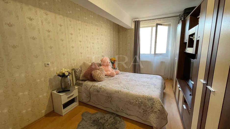 Apartament cu doua camere, zona Petrom. Confortabil si accesibil! - Poză 1