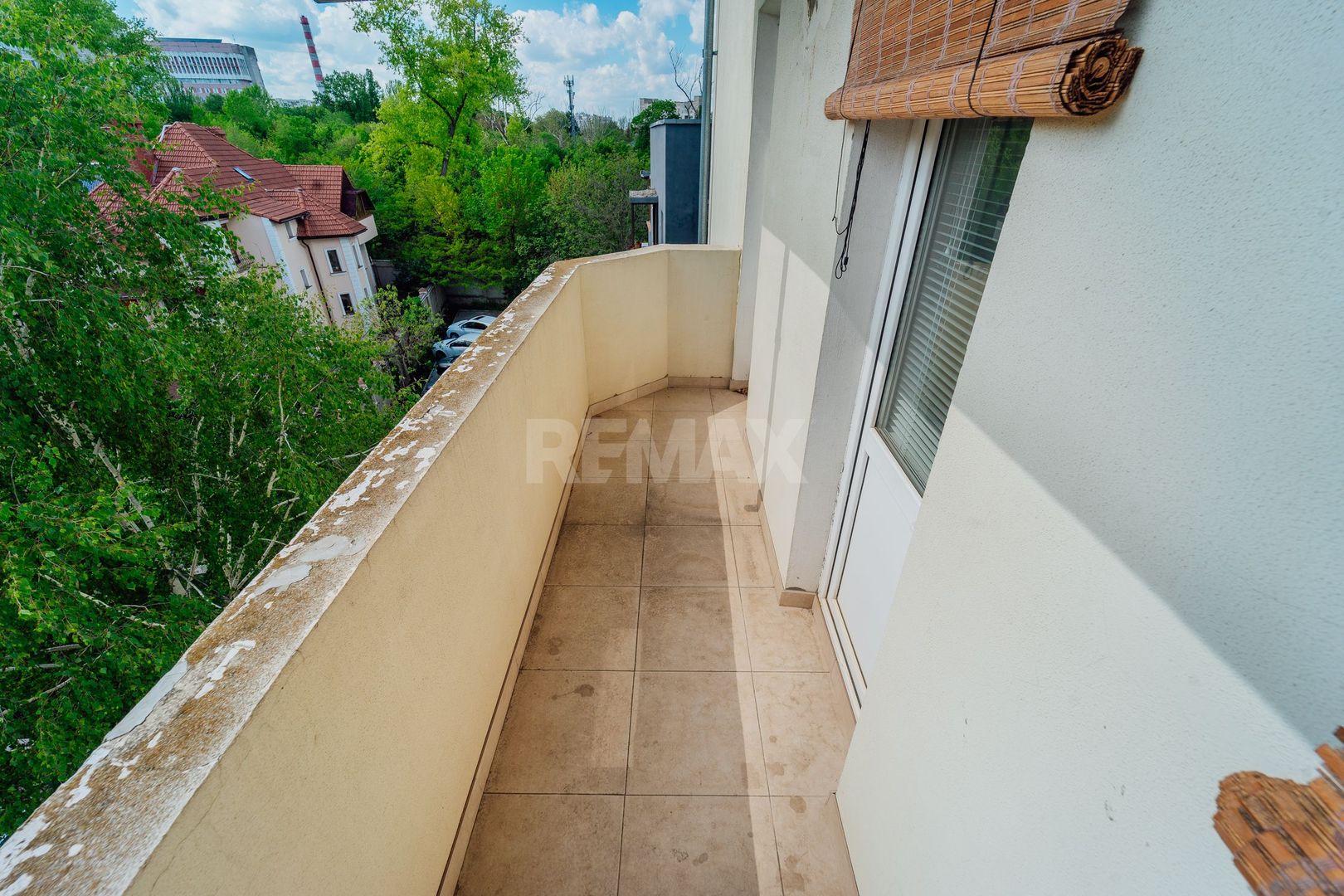 De vinzare Apartament 2 camere si balcon + living cu logie - Poză 15
