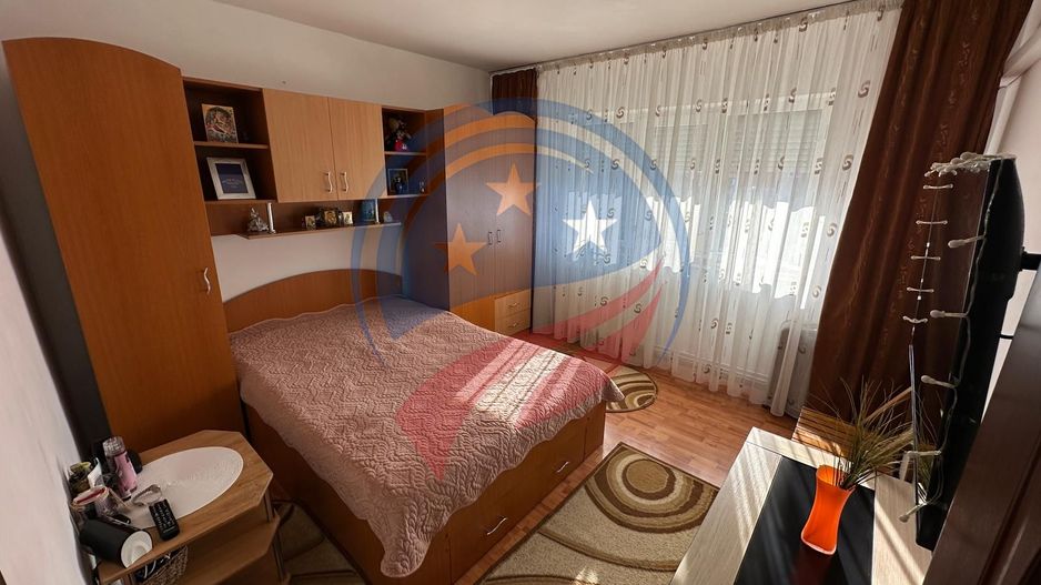 APARTAMENT 3 CAMERE, COMPLET MOBILAT SI UTILAT,  DE VANZARE - Poză 2