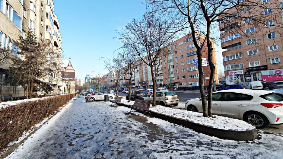 Central-Toamnei, 2 camere, 2 băi, etaj 1, mobilat. - Poză 17