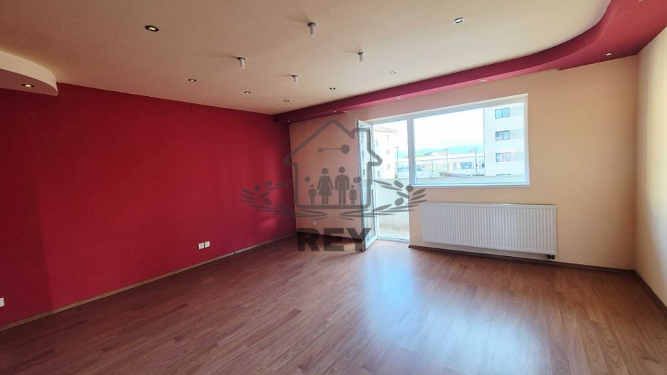 Apartament de vânzare 89mpu, 3 camere zona Turnisor/Kogalniceanu - Poză 2