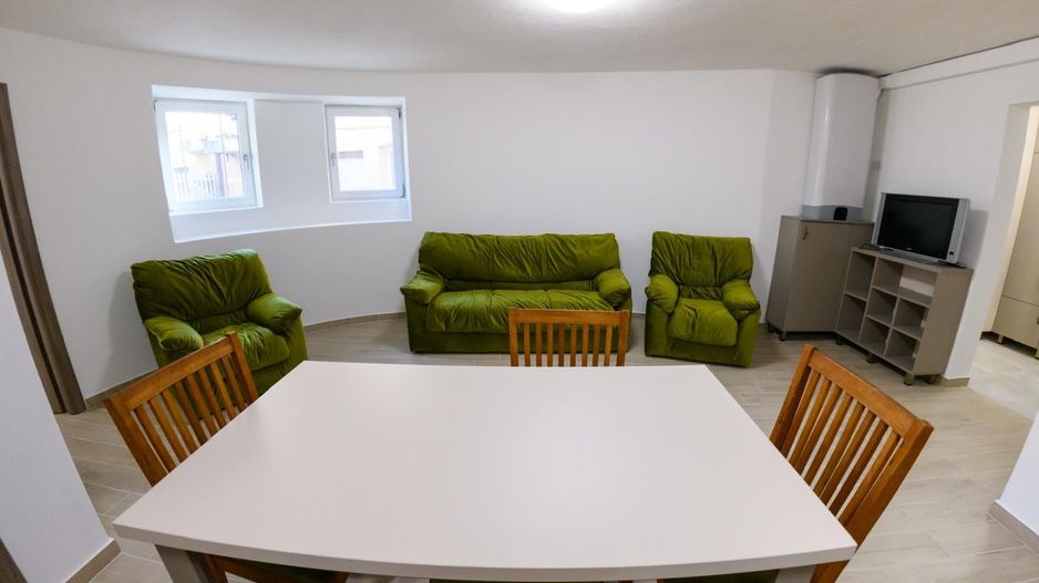 Apartament de închiriat – zona ultracentrală, Oradea - Poză 3
