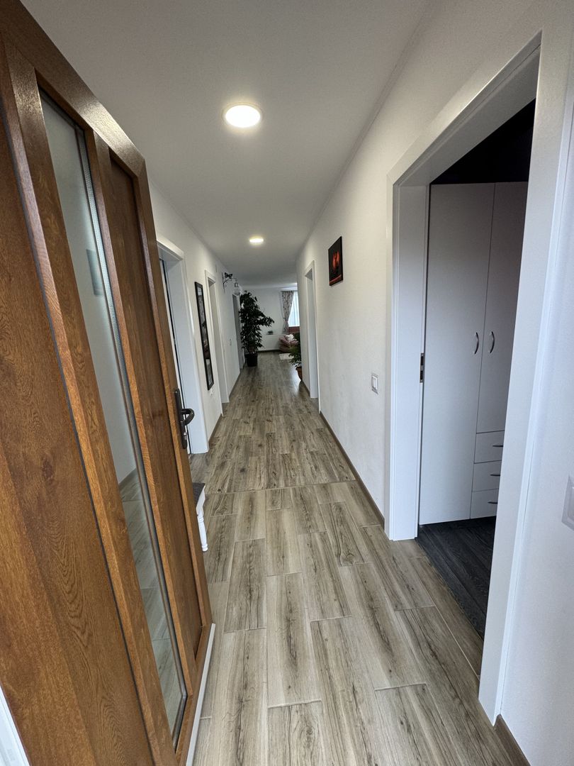 Casă de vânzare în localitatea Nazna - Poză 2