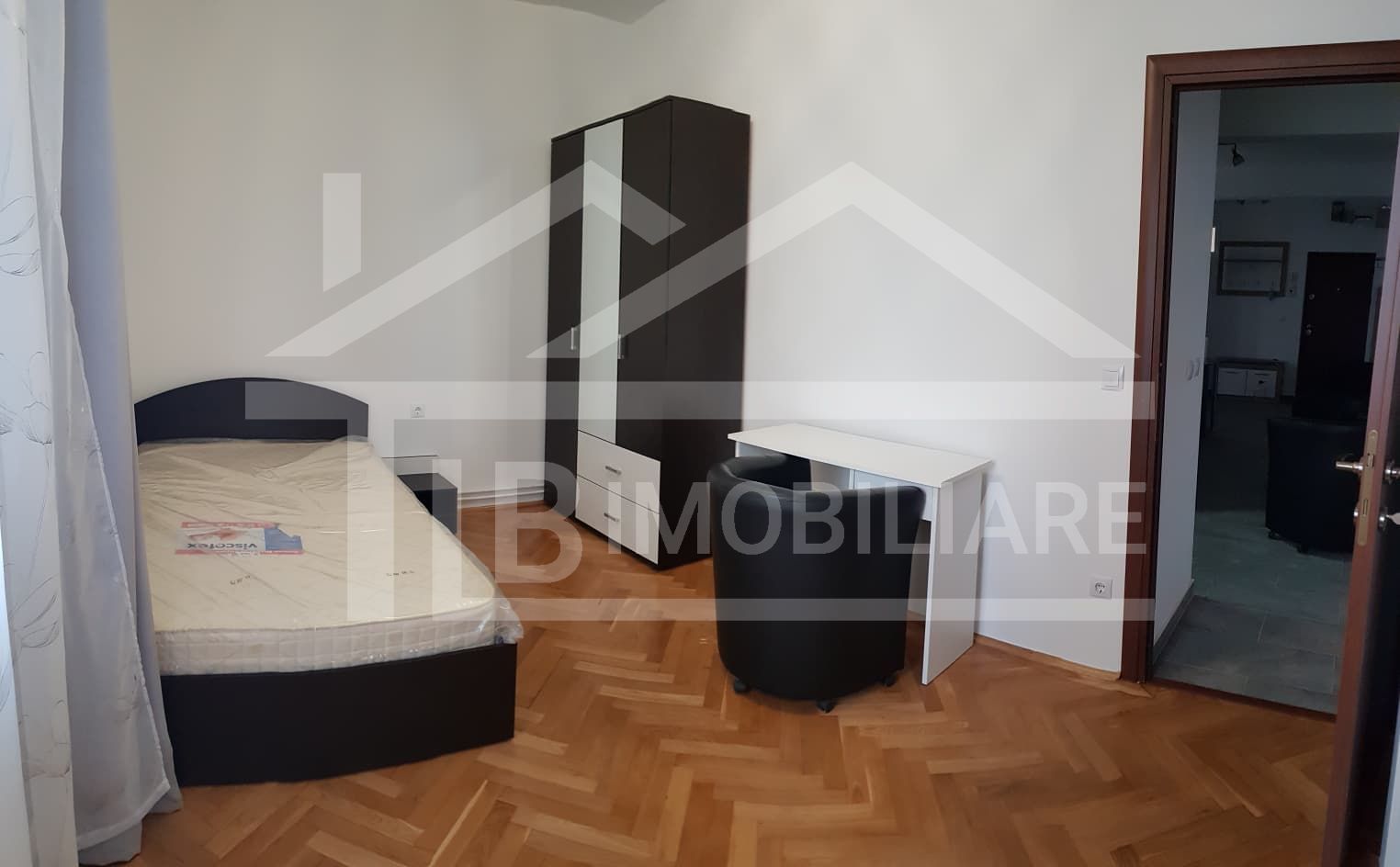 Apartament cu 4 camere, 75mp, Zona Semicentrala - Poză 6