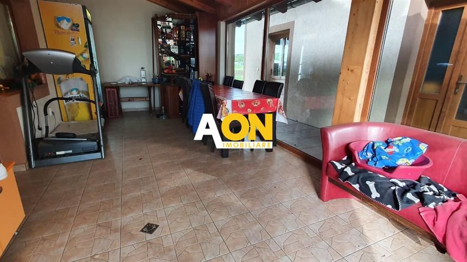 Casa de vanzare, 4 camere, 2 terase, garaj, 849 mp teren, Oarda de Jos - Poză 5