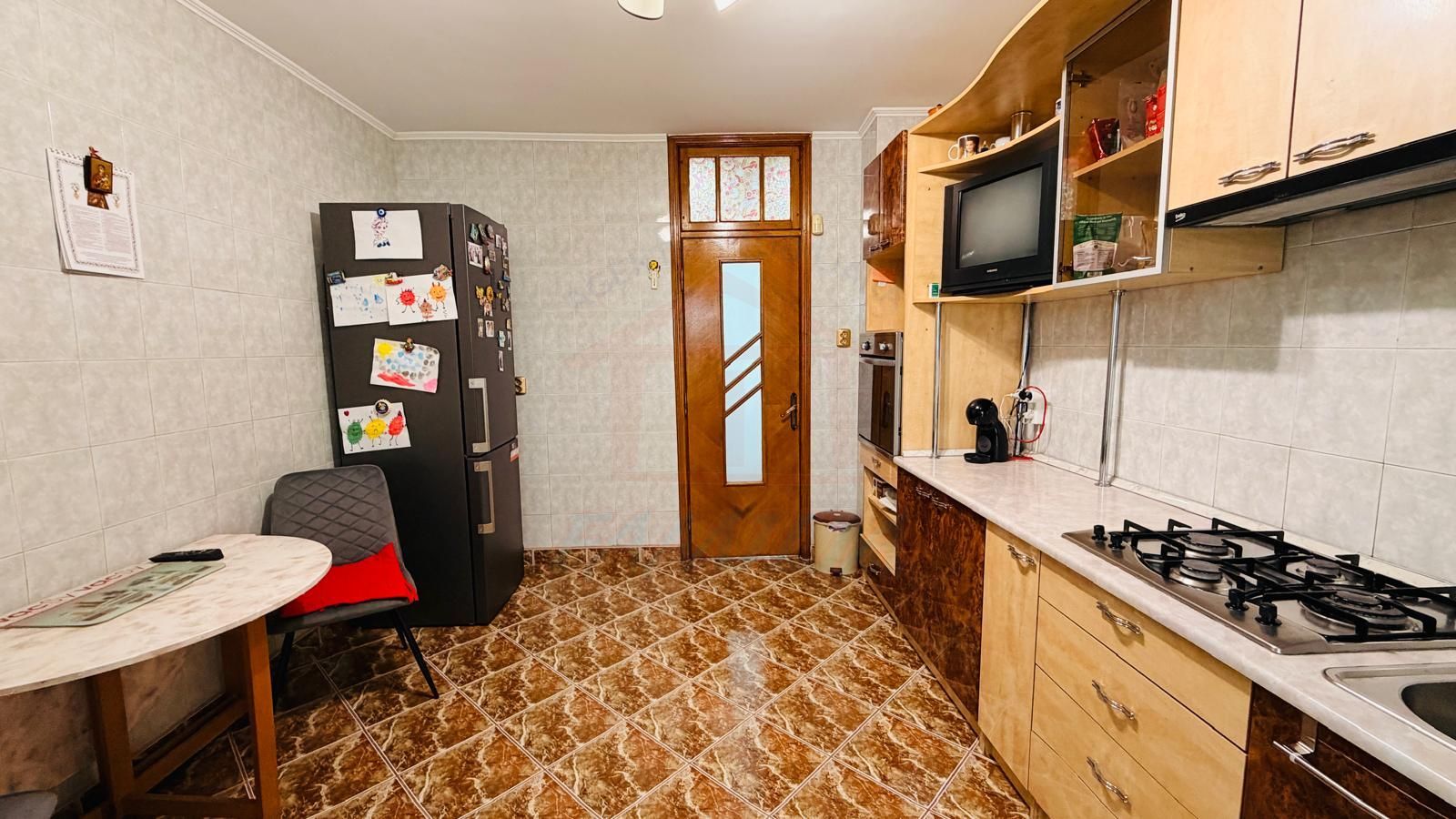 De vanzare apartament cu 4 cam dec. in Galati, piata Centrala, etaj5/7 - Poză 4