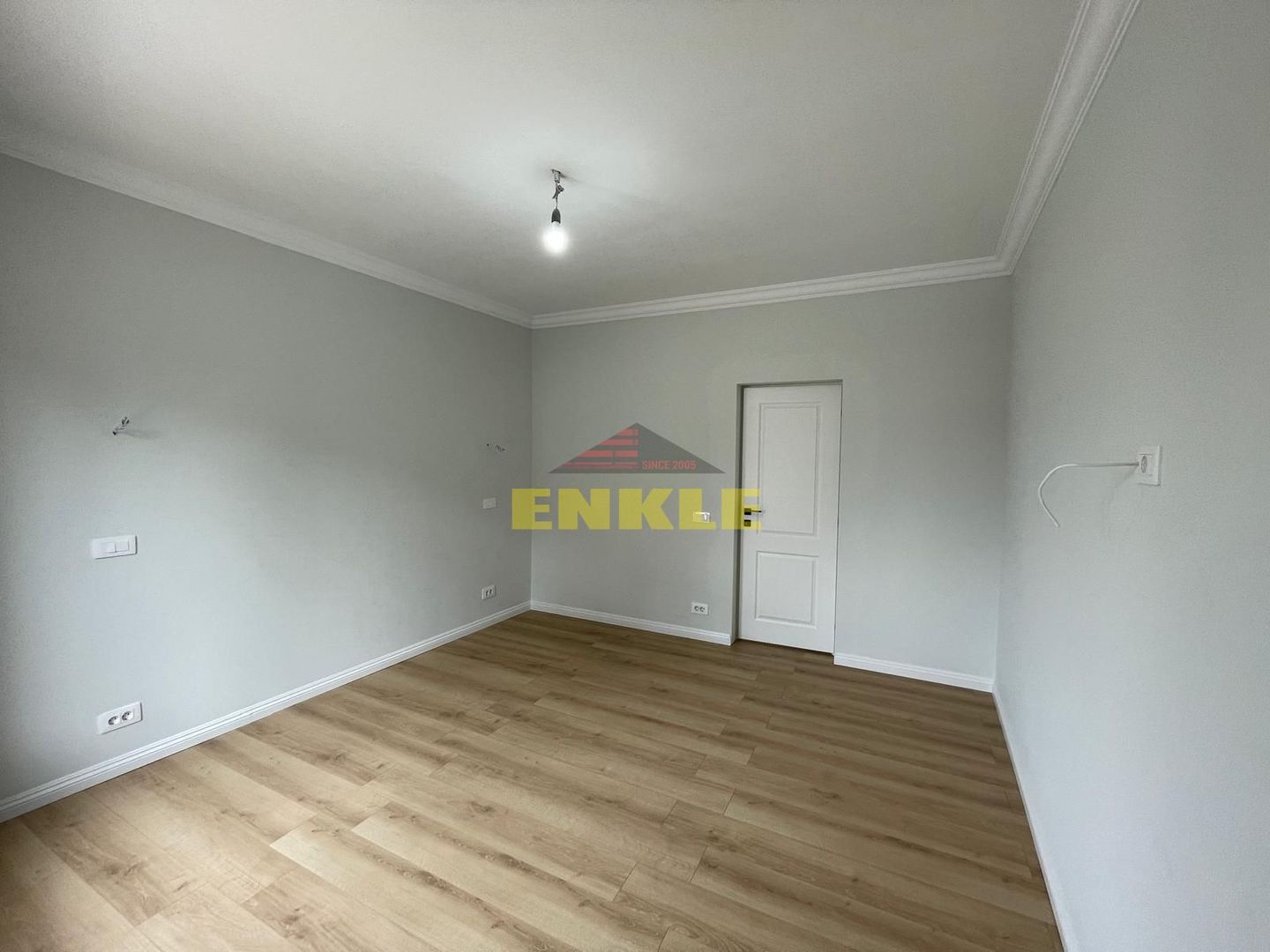 De închiriat: 2 spații comerciale moderne, 80 mp fiecare. - Poză 8