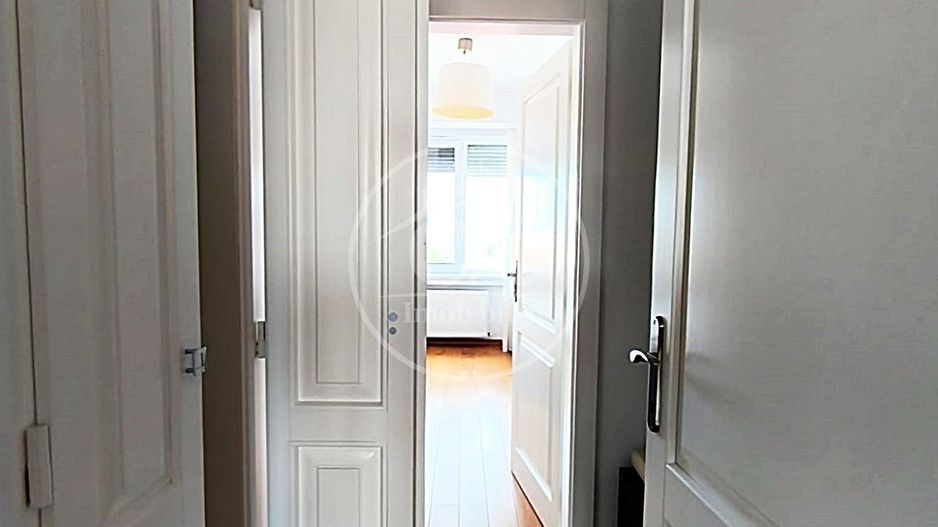 Apartament de vanzare cu 4 camere si terasa, Ultracentral, Oradea - Poză 17