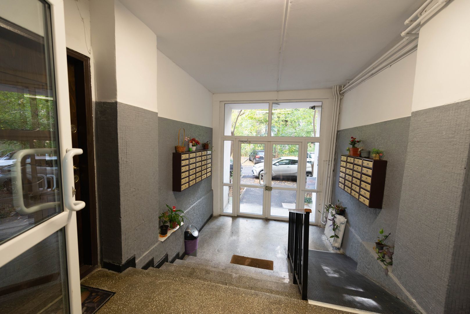 Apartament cu 3 camere de vanzare in zona Metrou Gorjului - Poză 12
