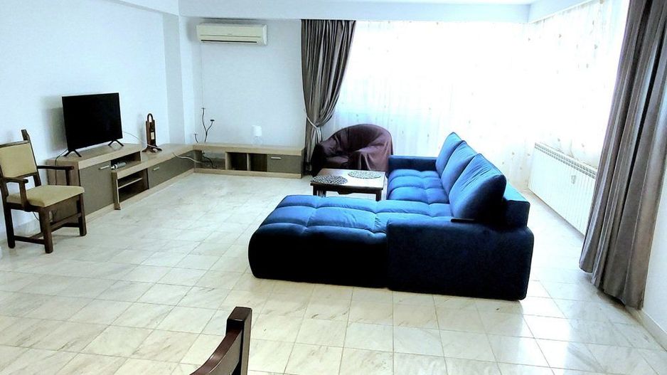 Apartament 5 camere, 250mp, vilă stradală, centrală proprie Dna. Ghica - Poză 3