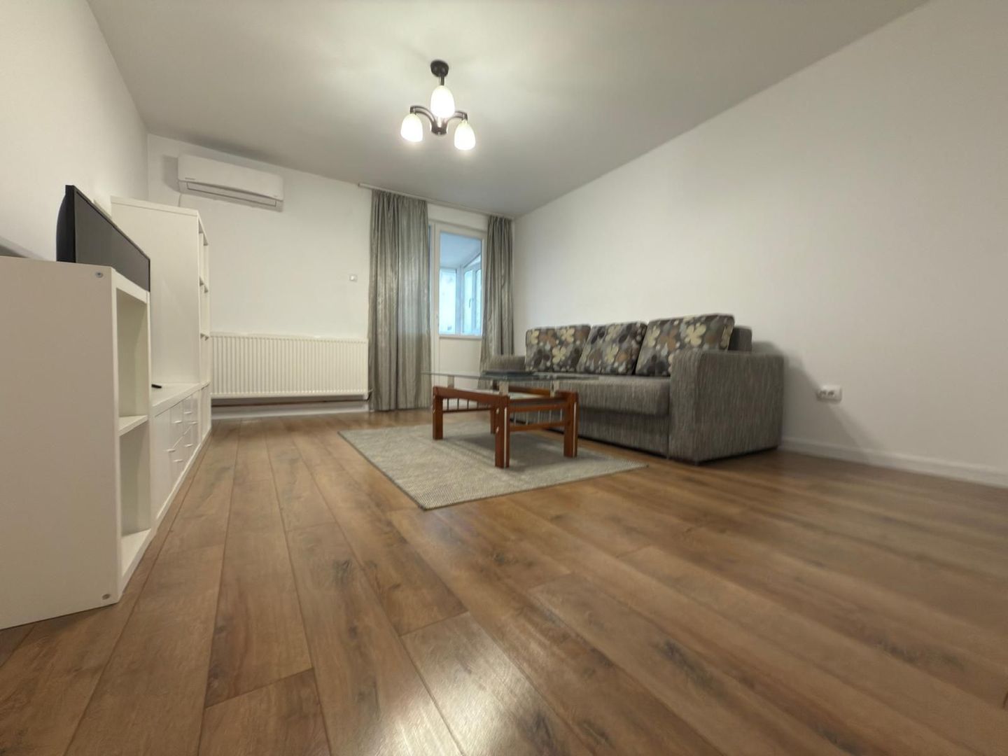 APARTAMENT DE VANZARE! VIS PE BULEVARDUL CASTANILOR! - Poză 1