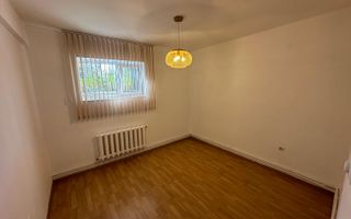 2 cam decomandat • demisol • Copou • 43 mp • 93.000 € negociabil - Poză 2