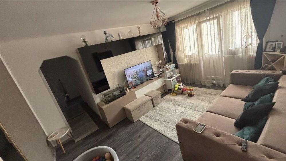 Apartament spectaculos cu 3 camere, ultrafinisat și complet mobilat. - Poză 1