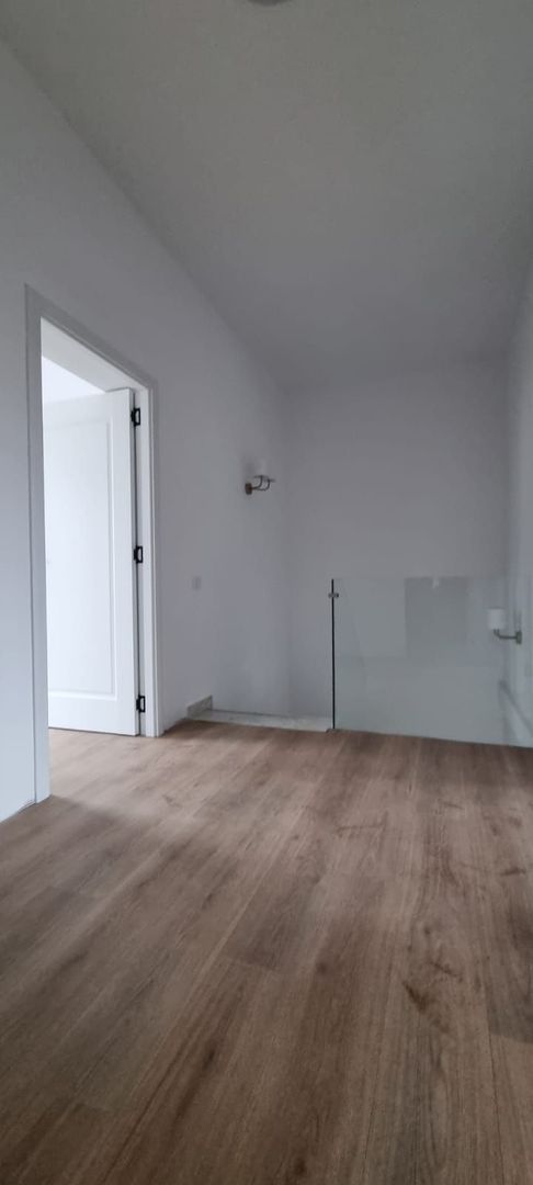 Reședință Modernă cu Finisaje Distinse - Poză 20