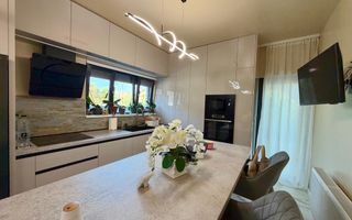 Duplex despartit prin baie - 4 camere I mobilat I Sanmihaiu Roman - Poză 4