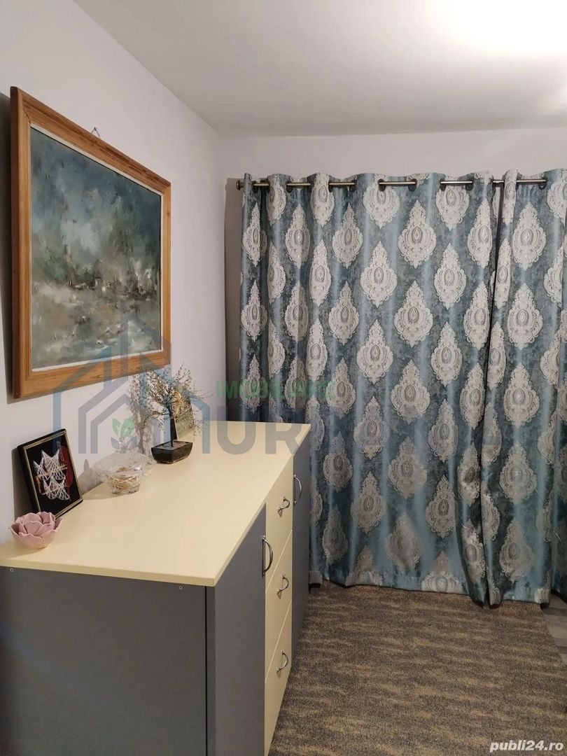Casă renovată de vânzare în Comarna, Iași - Poză 1