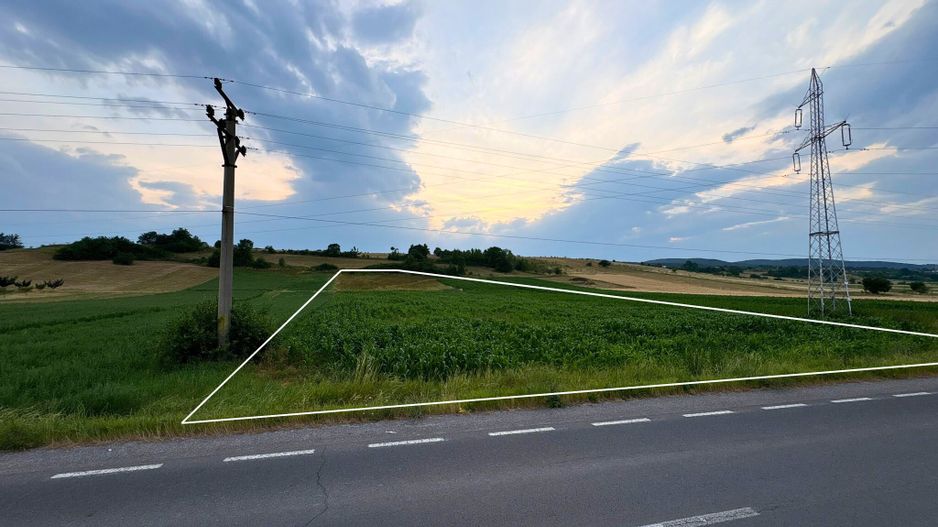 Teren intravilan industrial 7400 MP com. Ilieni , Jud. Covasna - Poză 3