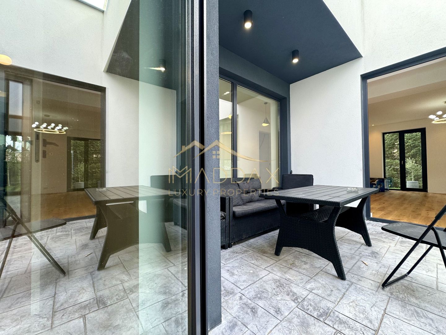 Vila cu 5 camere // * 565 mp gradina* // Tunari - Poză 31