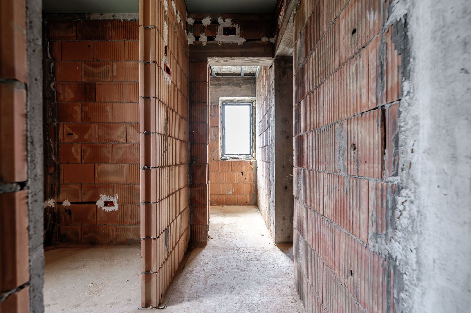 Construcție nouă, parțial finalizată, cu proiect aprobat în Aradul Nou - Poză 10