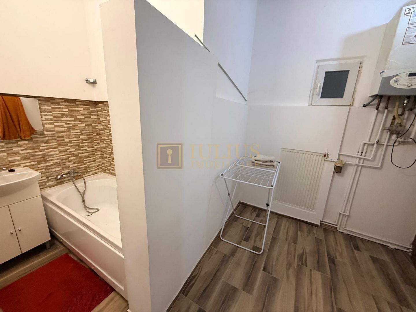 cladire istorica| Iosefin| 2 dormitoare| centrala proprie| camere inalte| - Poză 5